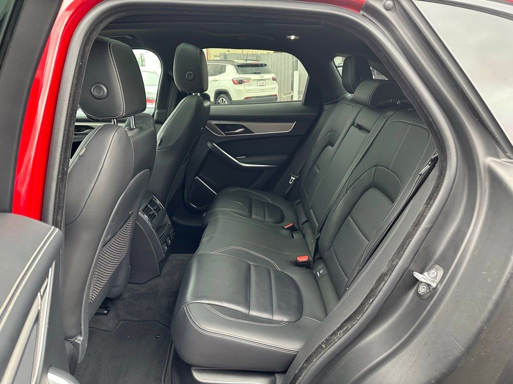 Used 2024 Jaguar F-PACE R-Dynamic S image 27