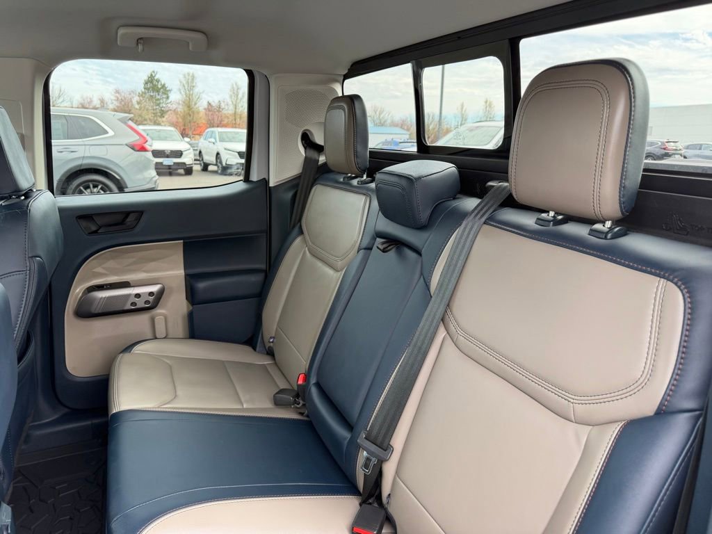 Used 2025 Ford Maverick Lariat w/ 4K Tow Package image 33