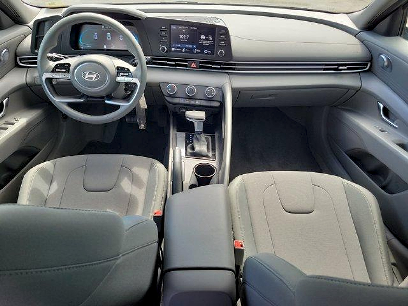 Used 2026 Hyundai Elantra SE FWD image 15