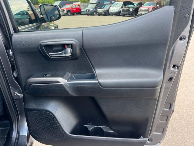Used 2021 Toyota Tacoma TRD Sport AWD/4WD image 13