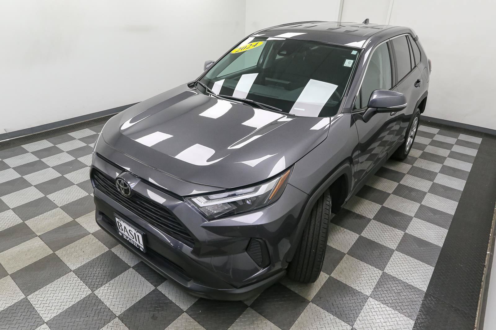 Used 2024 Toyota RAV4 LE AWD/4WD image 6