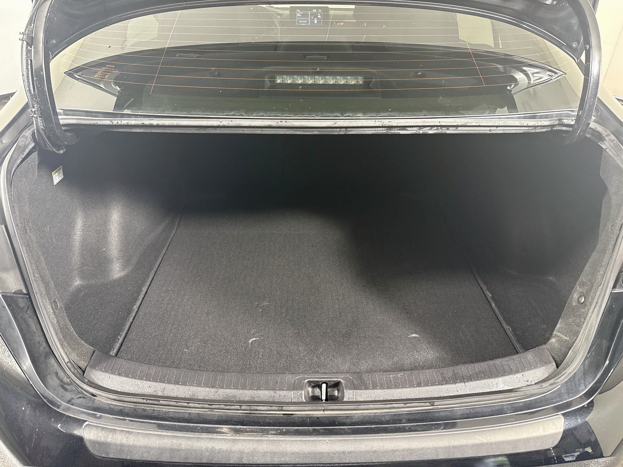 Used 2022 Toyota Corolla LE FWD image 17
