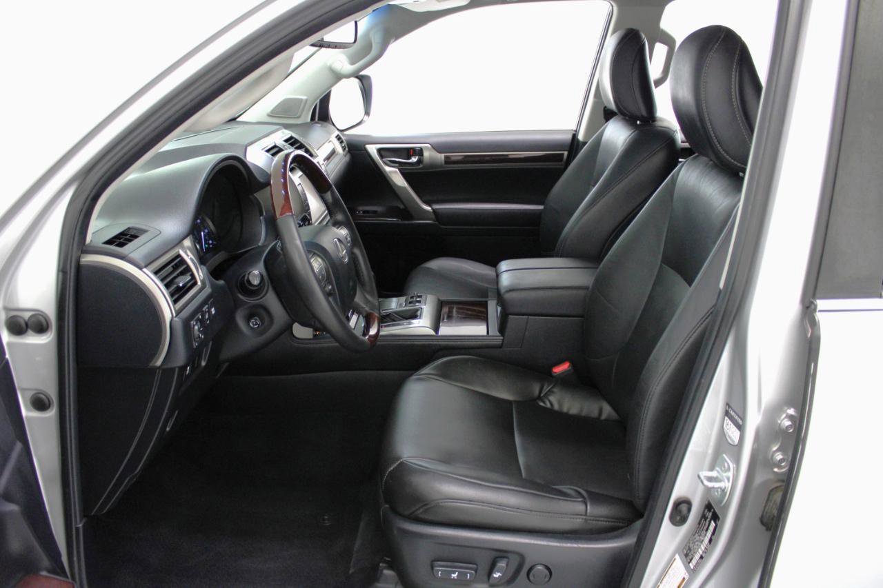 Used 2014 Lexus GX 460 w/ Premium Package image 32