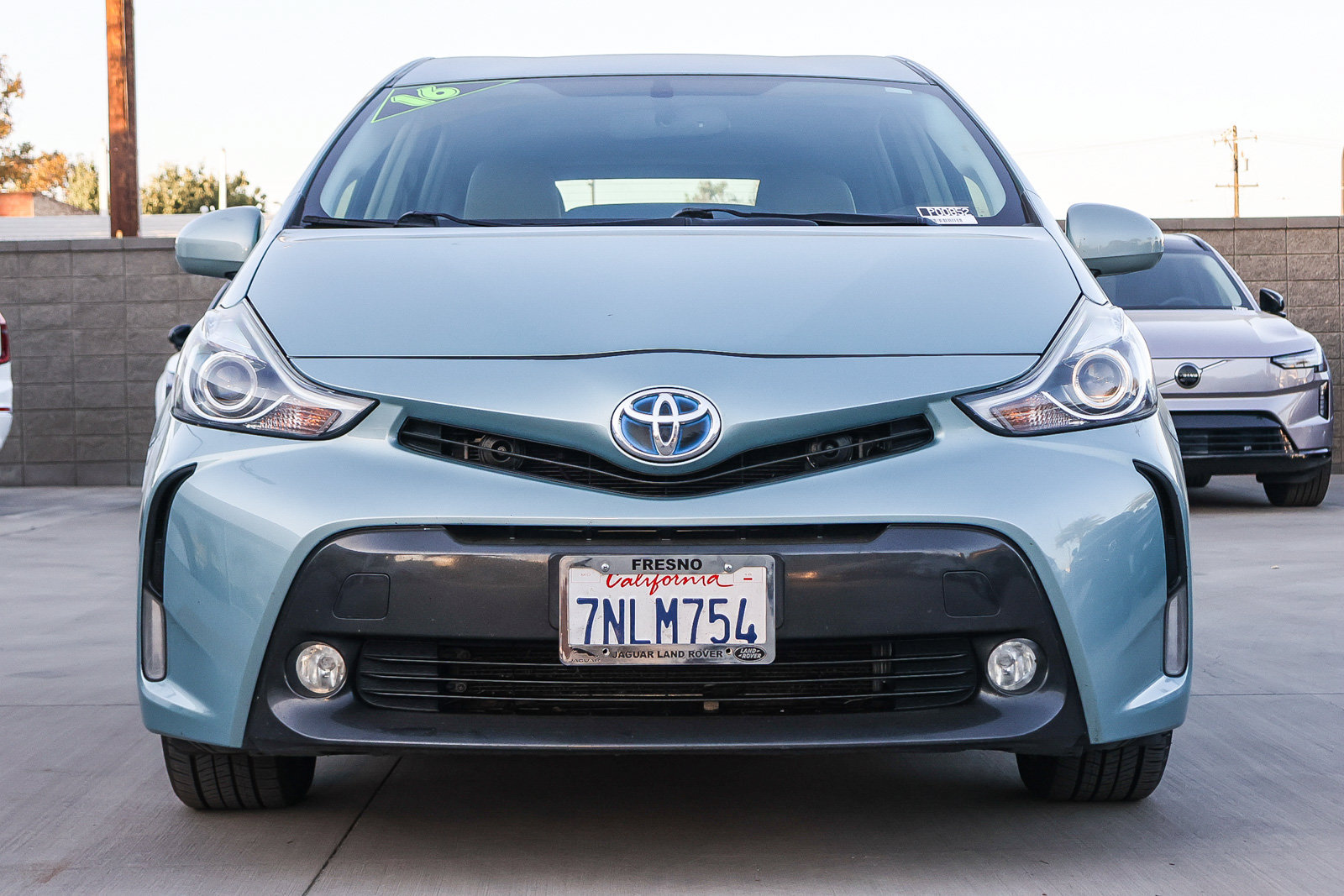 Used 2016 Toyota Prius V Five FWD image 2