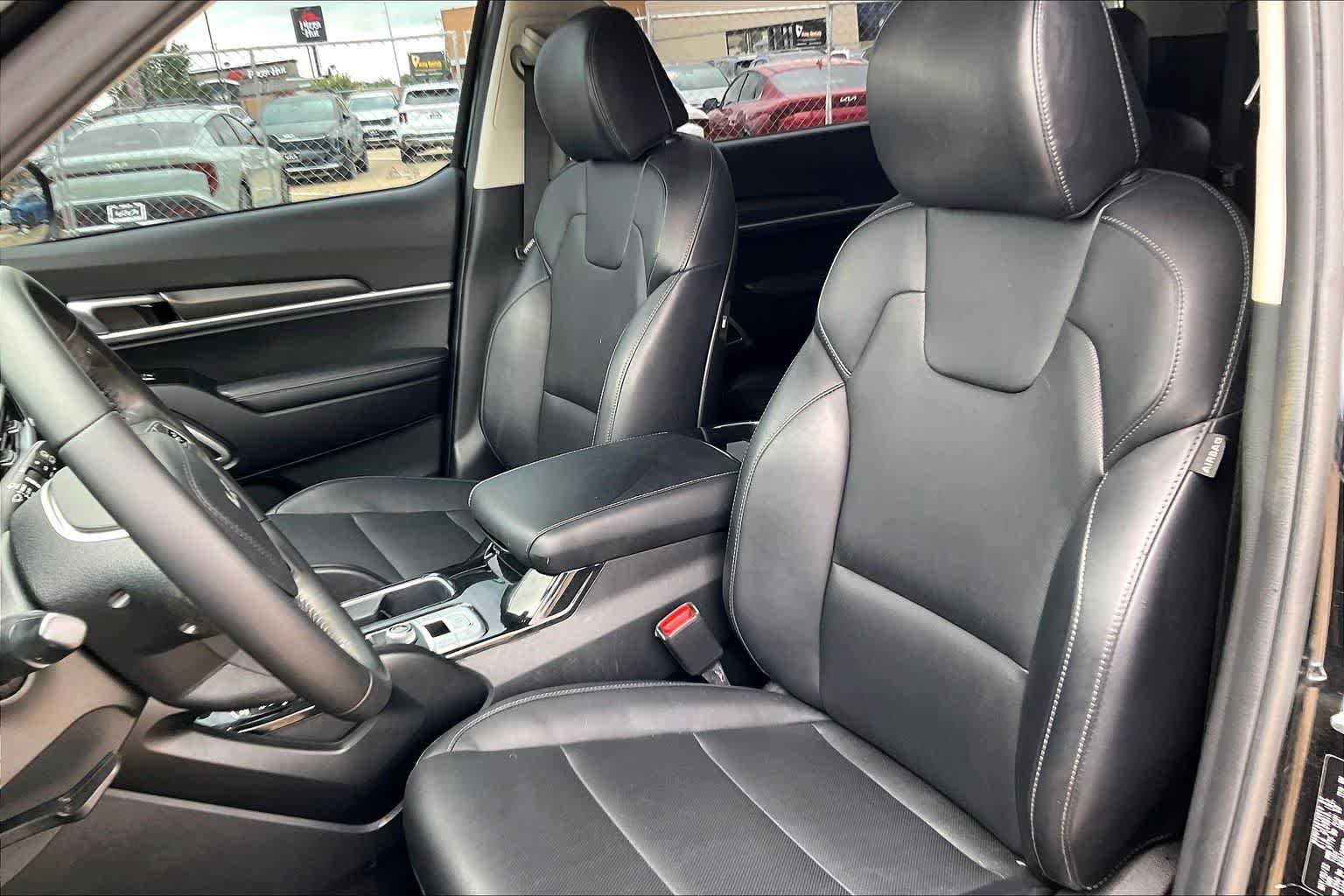 Used 2022 Kia Telluride S FWD image 9