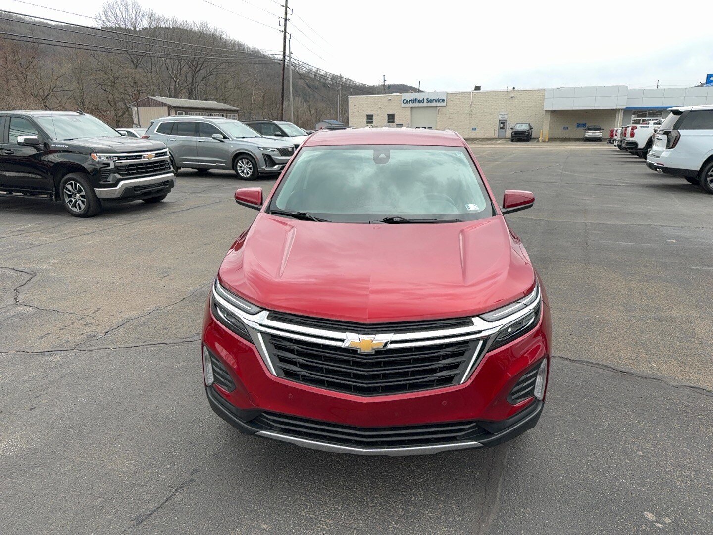 Used 2023 Chevrolet Equinox LT AWD/4WD image 2