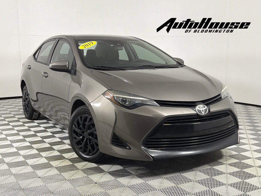 Used 2019 Toyota Corolla LE image 1