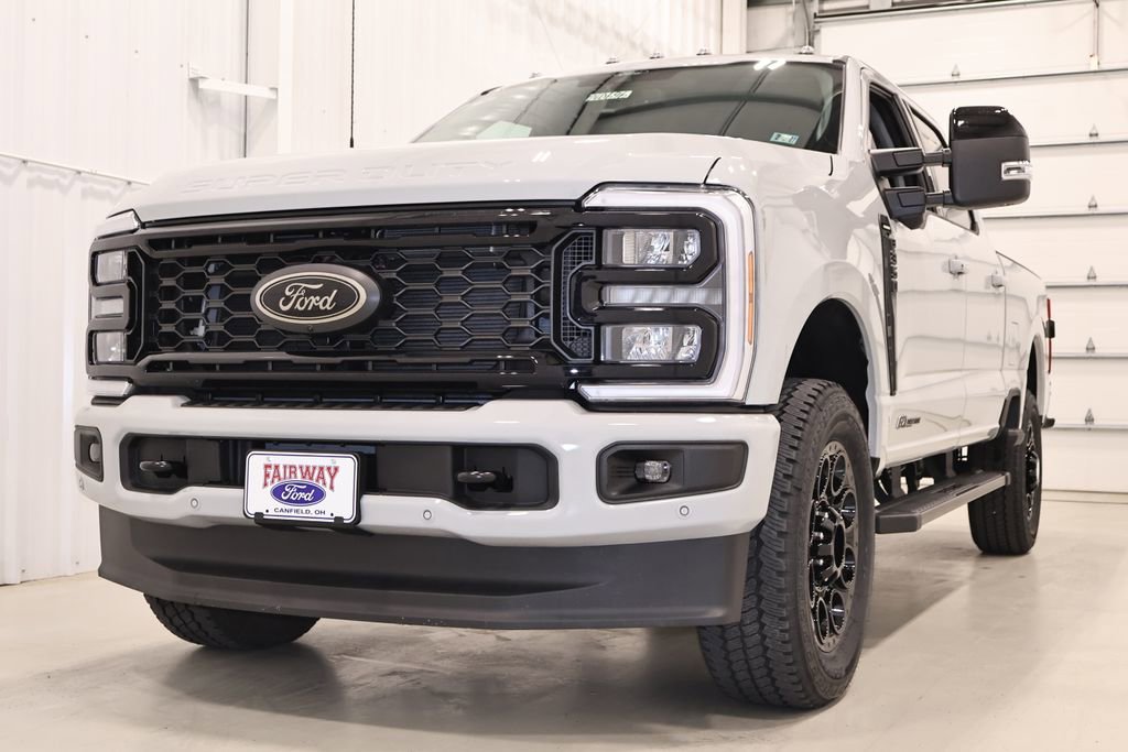 New 2026 Ford F350 Lariat w/ Black Appearance Package image 5