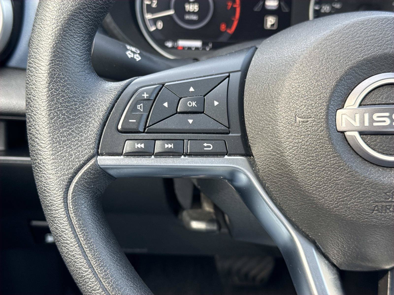 Used 2025 Nissan Versa SV FWD image 15
