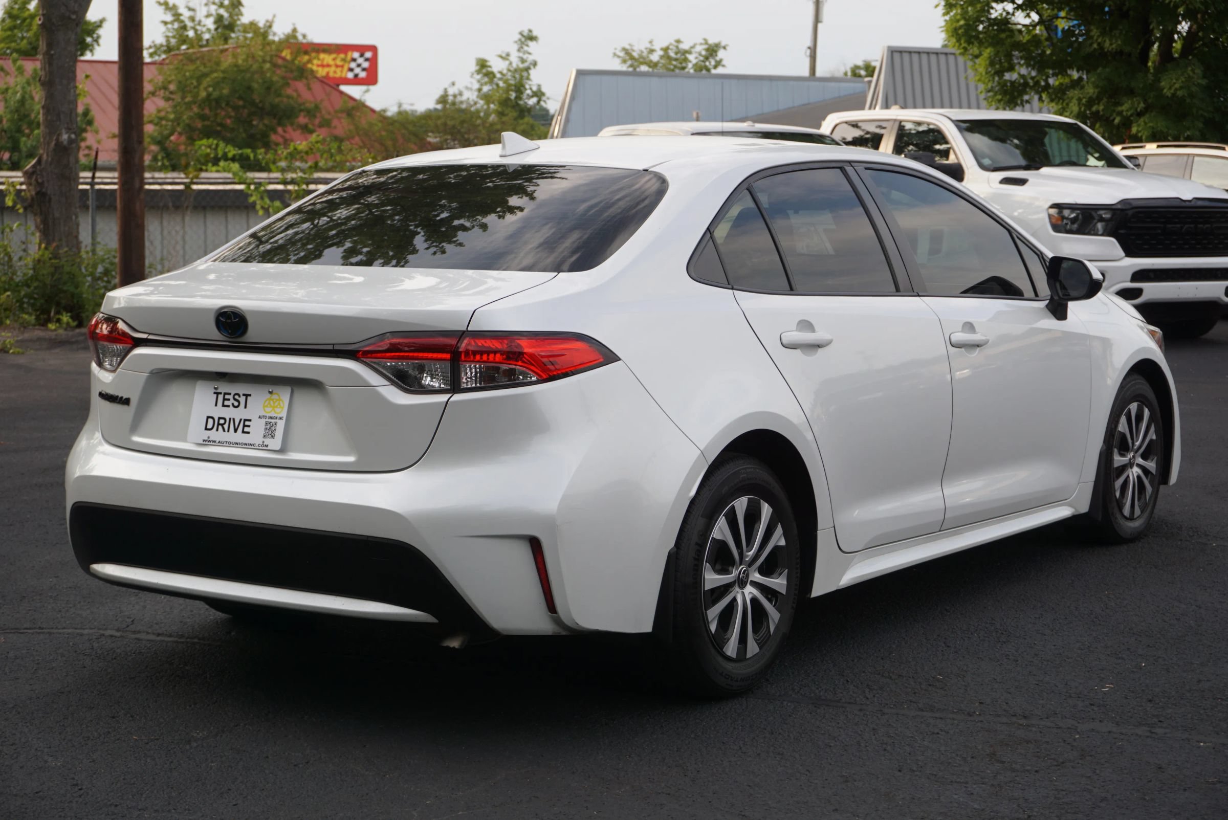 Used 2022 Toyota Corolla LE w/ Premium Interior Package FWD image 5