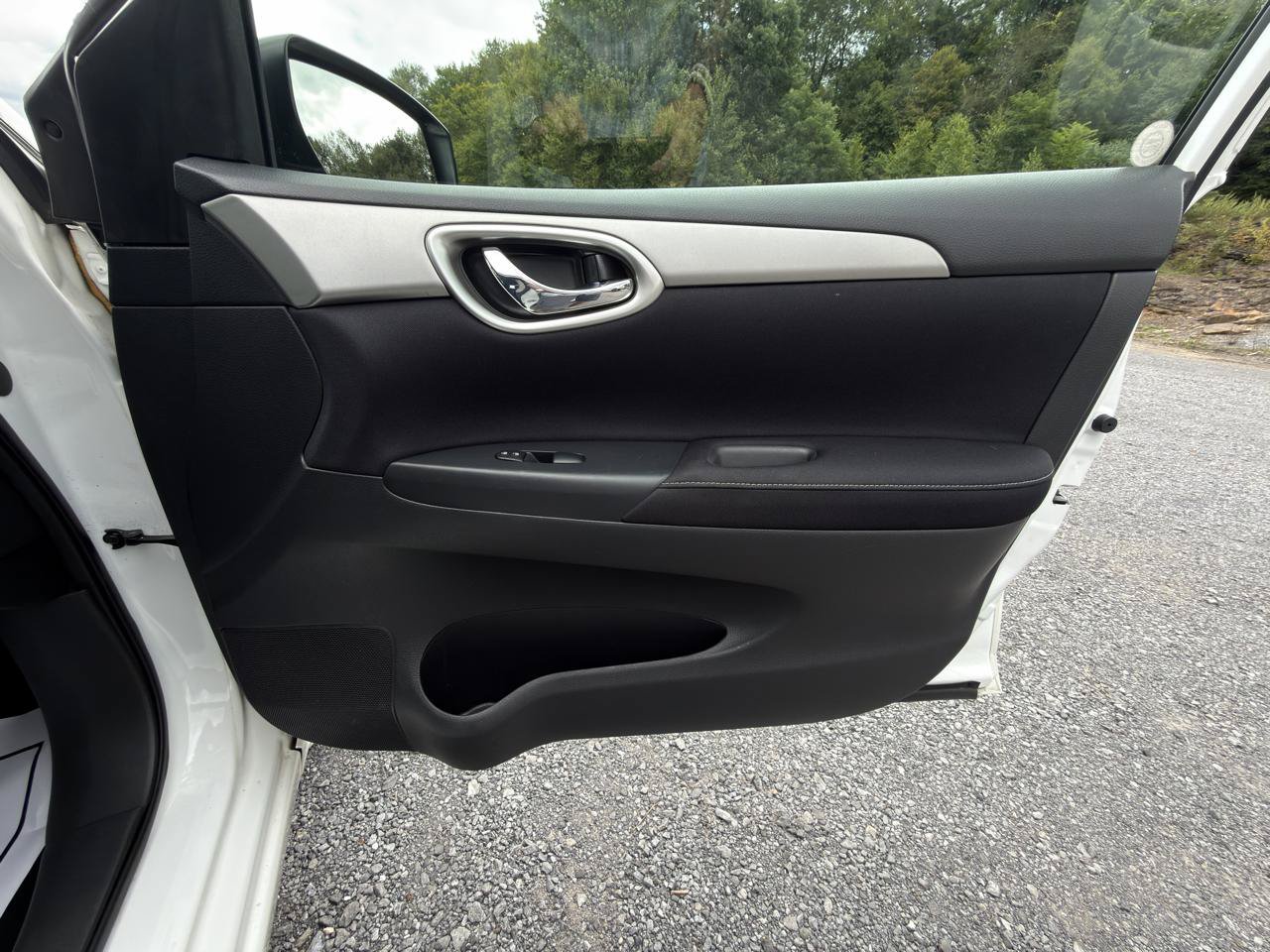 Used 2014 Nissan Sentra S FWD image 25