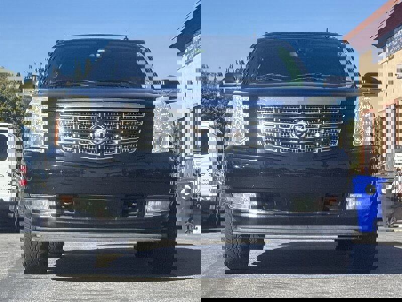 Used 2009 Cadillac Escalade ESV AWD image 9