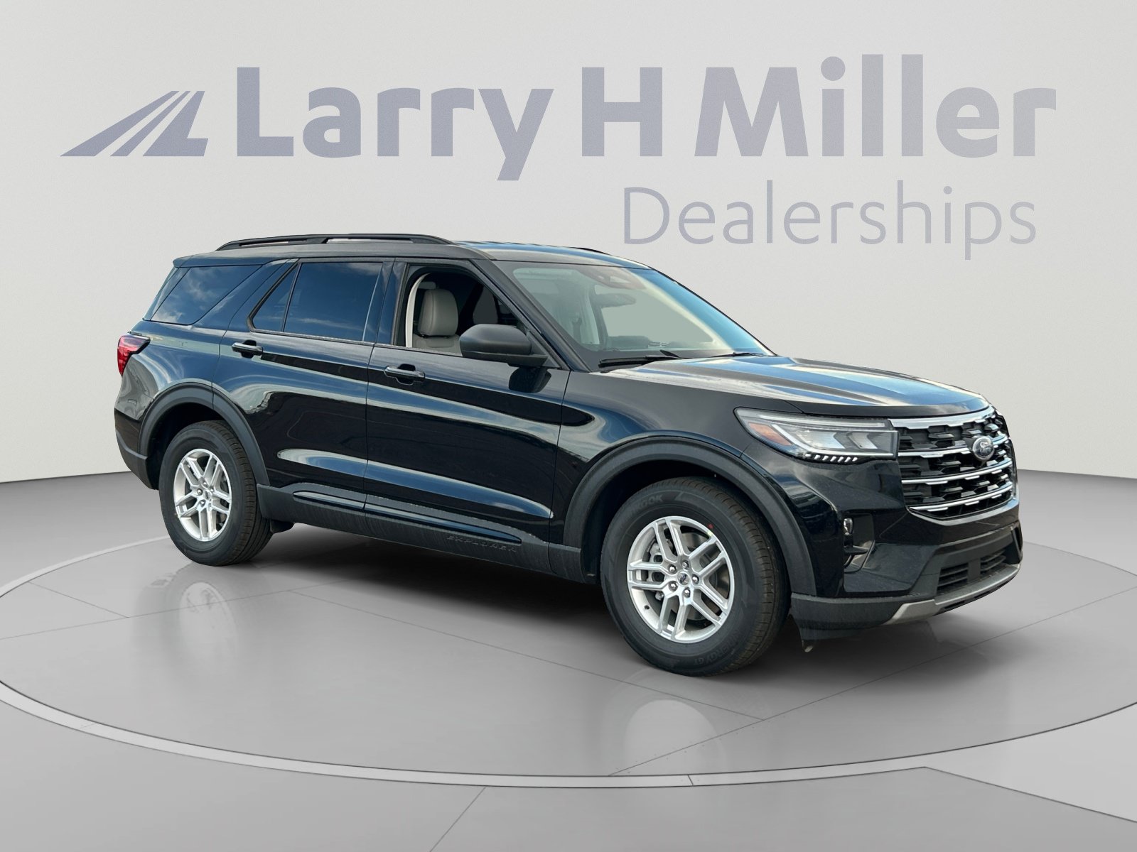 New 2026 Ford Explorer Active w/ Active Comfort Package RWD image 7
