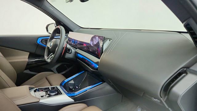 Used 2025 BMW X3 M50 w/ Premium Package image 21