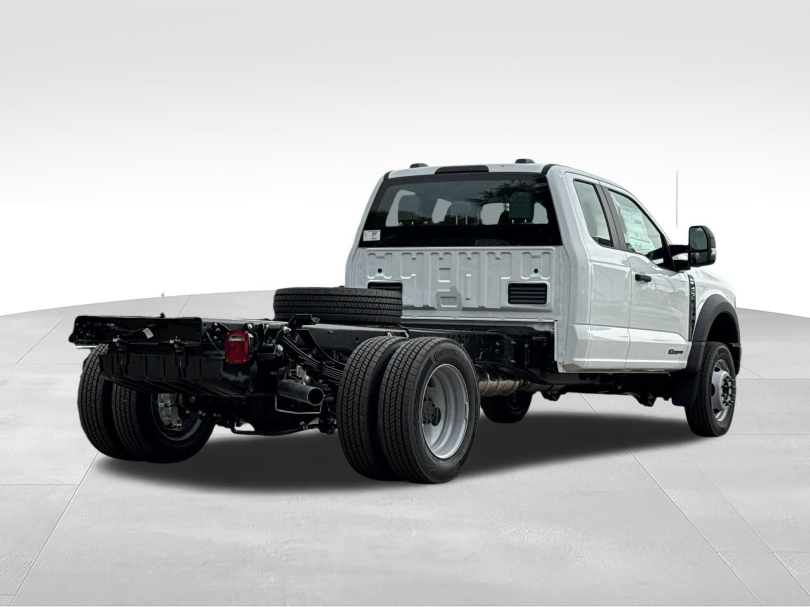 New 2026 Ford F550 2WD SuperCab Super Duty image 3