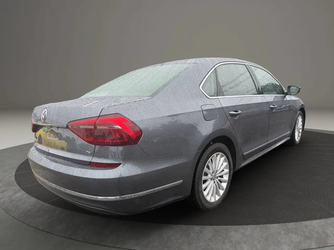 Used 2017 Volkswagen Passat 1.8T SE FWD image 5