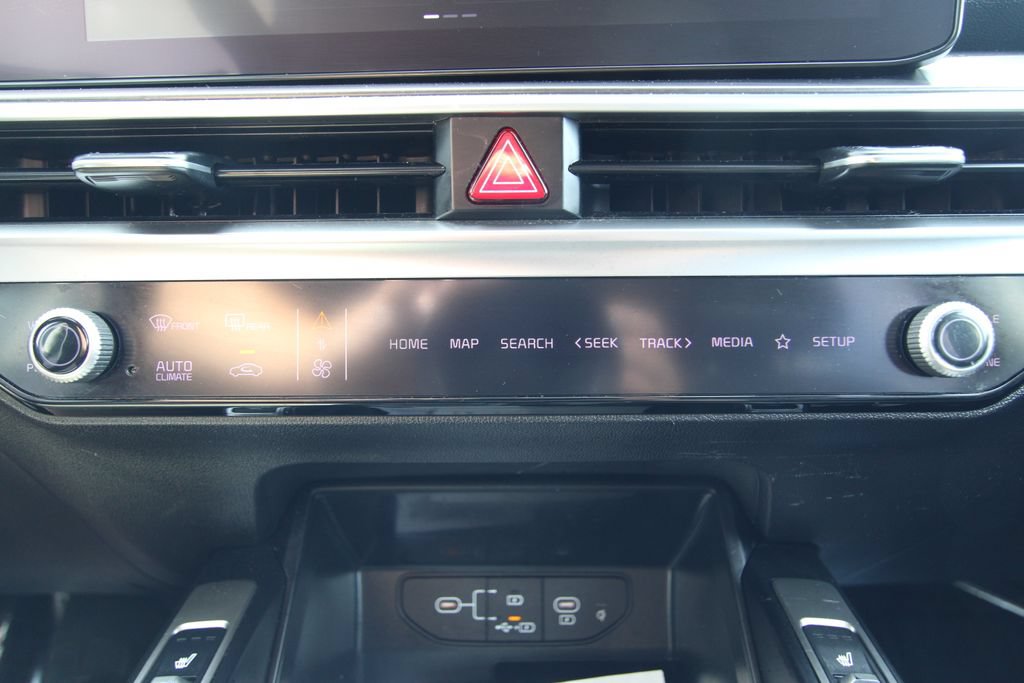 Used 2024 Kia Sorento S FWD image 32