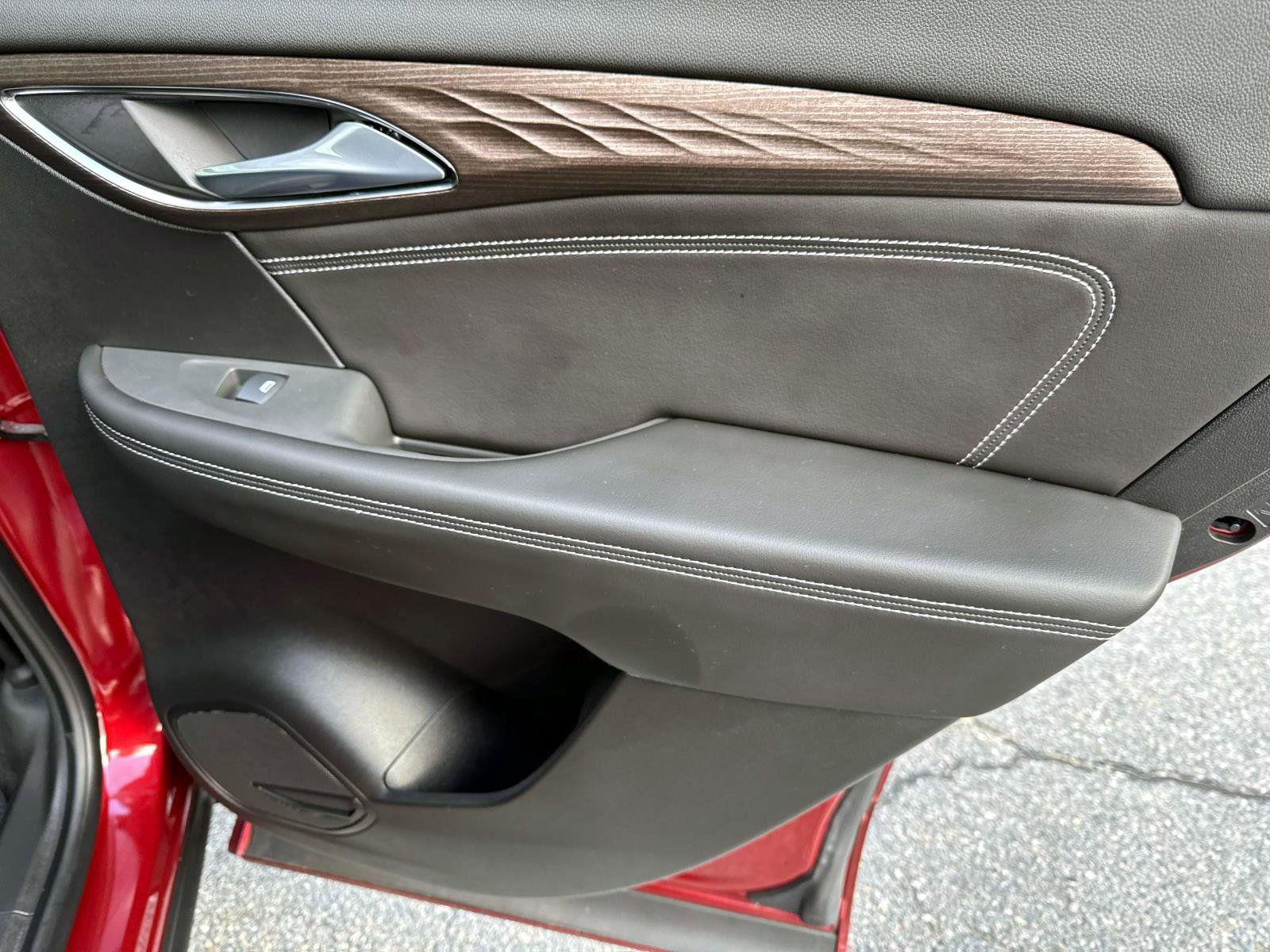 Certified 2023 Buick Envision Avenir image 11