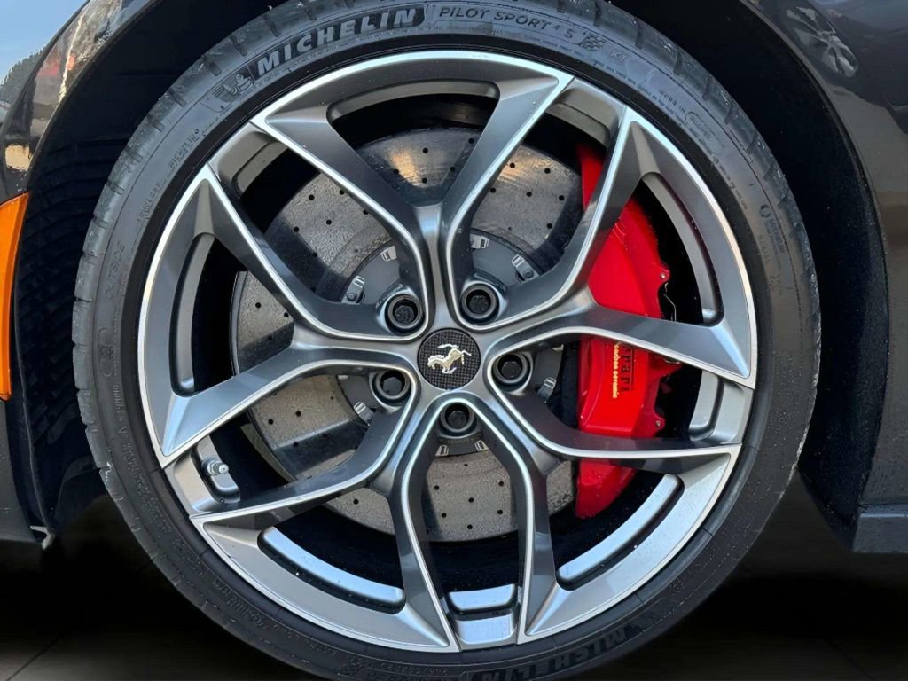 Used 2018 Ferrari GTC4Lusso T image 30