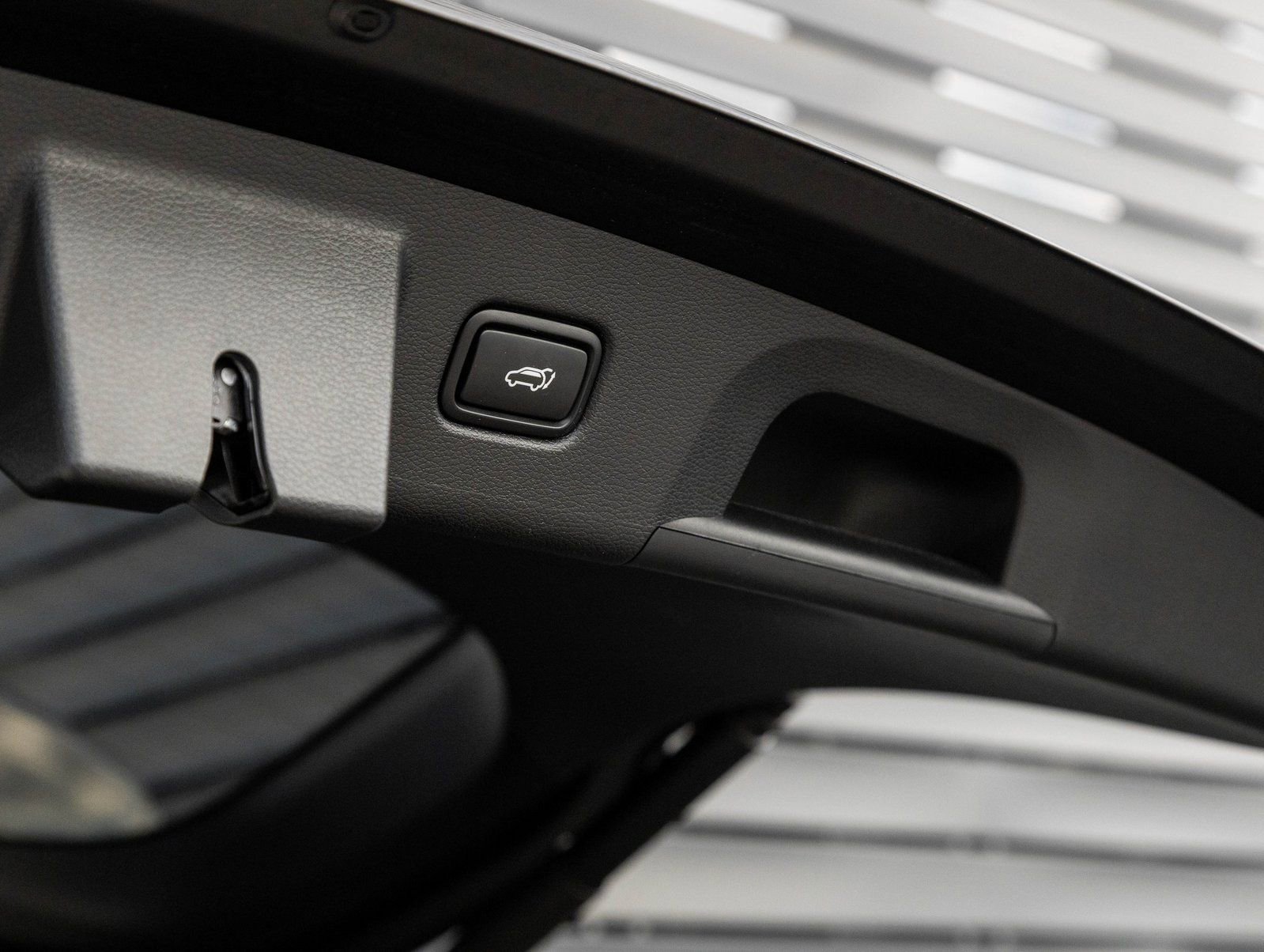 Used 2020 Kia Telluride SX w/ SX Prestige Package image 30