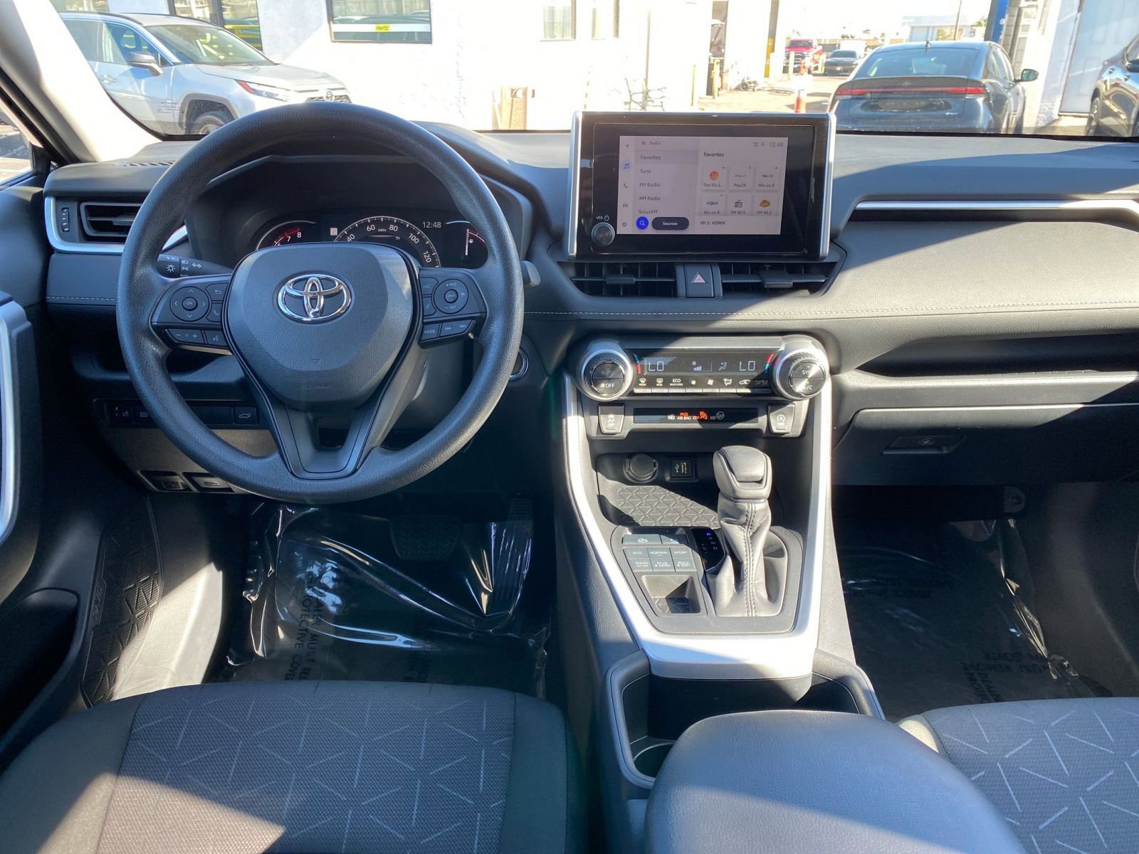 Used 2025 Toyota RAV4 XLE image 33