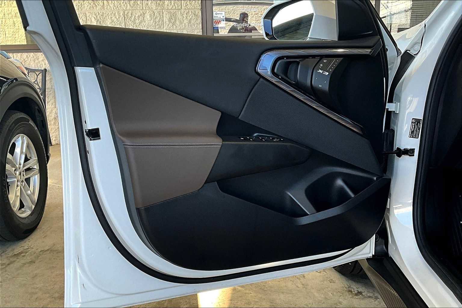 Used 2025 BMW X3 xDrive30i w/ Premium Package image 21