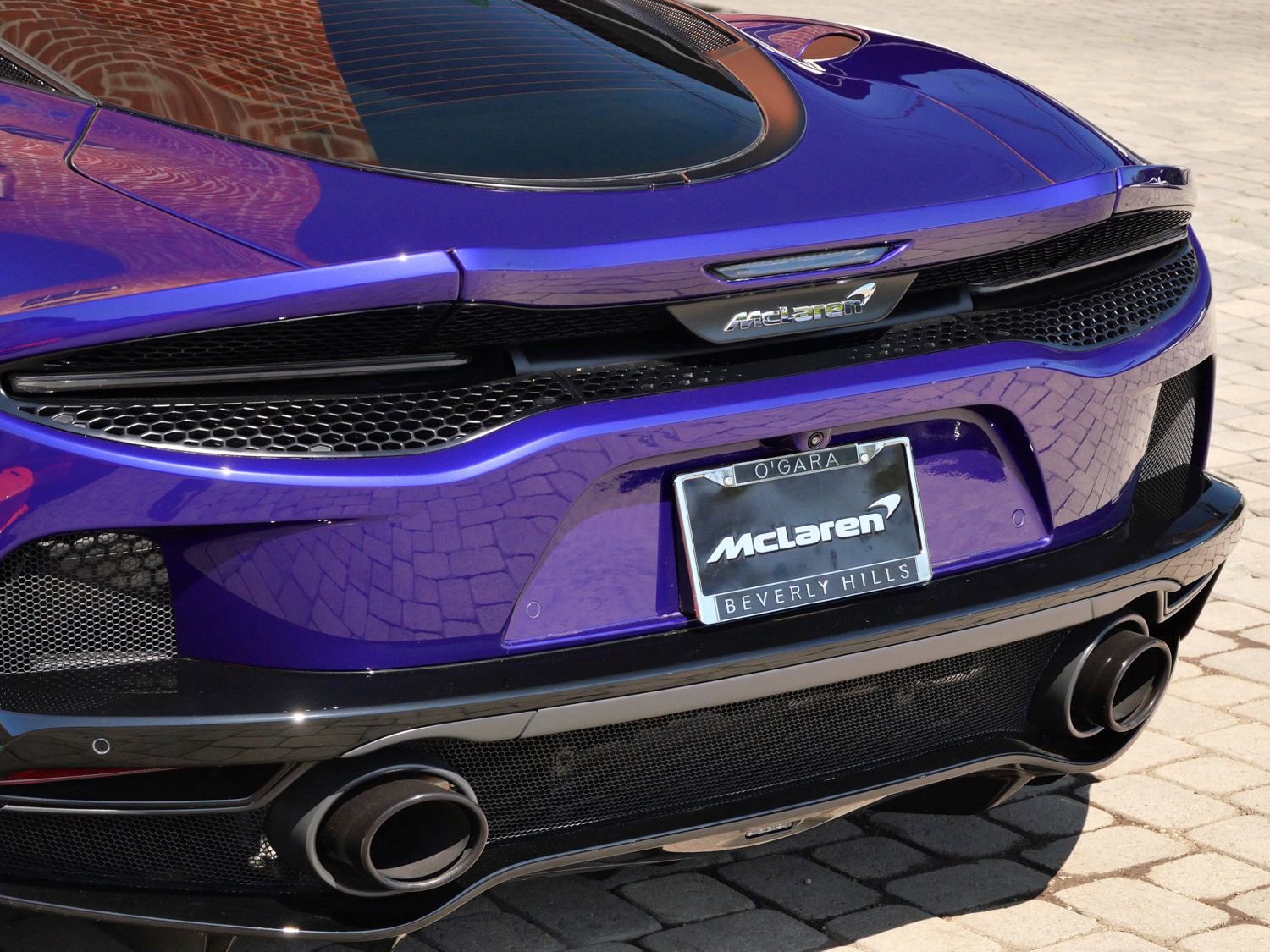 Used 2023 McLaren GT RWD image 13