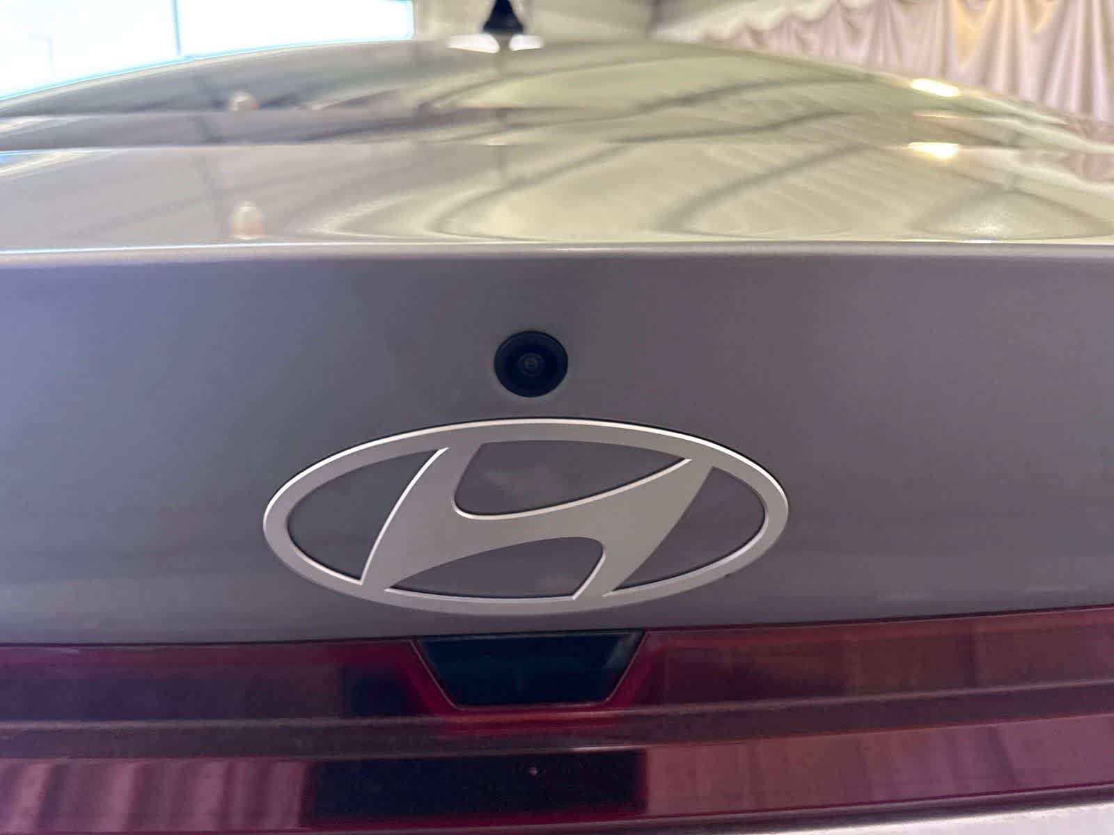 Certified 2026 Hyundai Elantra SE FWD image 14
