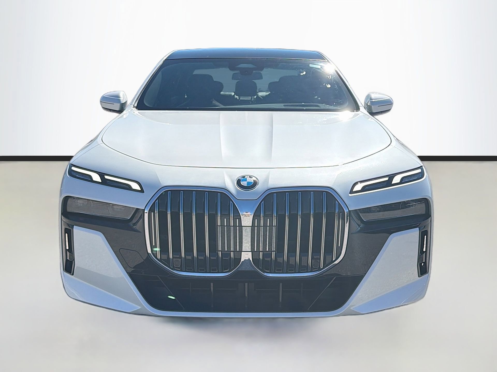 Certified 2025 BMW 740i image 9