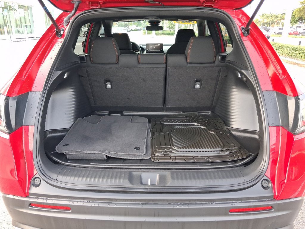 Used 2025 Honda HR-V Sport image 11