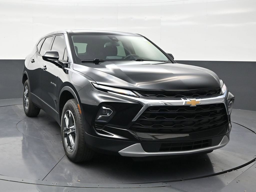 Used 2025 Chevrolet Blazer LT FWD image 7