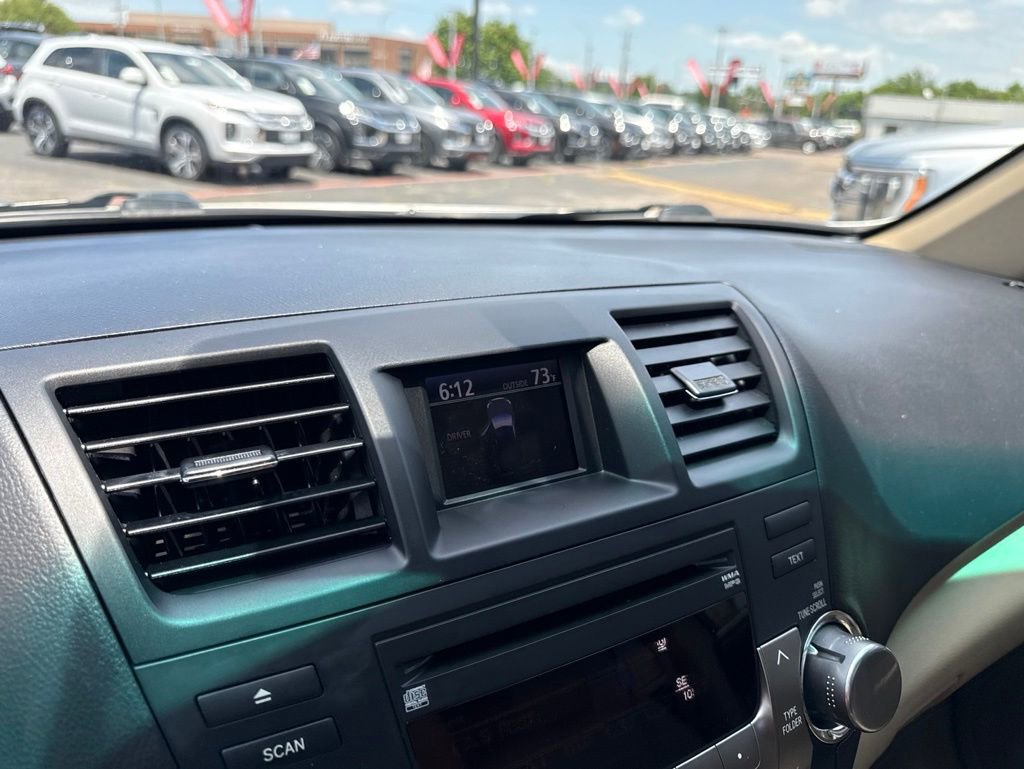 Used 2012 Toyota Highlander SE w/ Tow Pkg FWD image 25