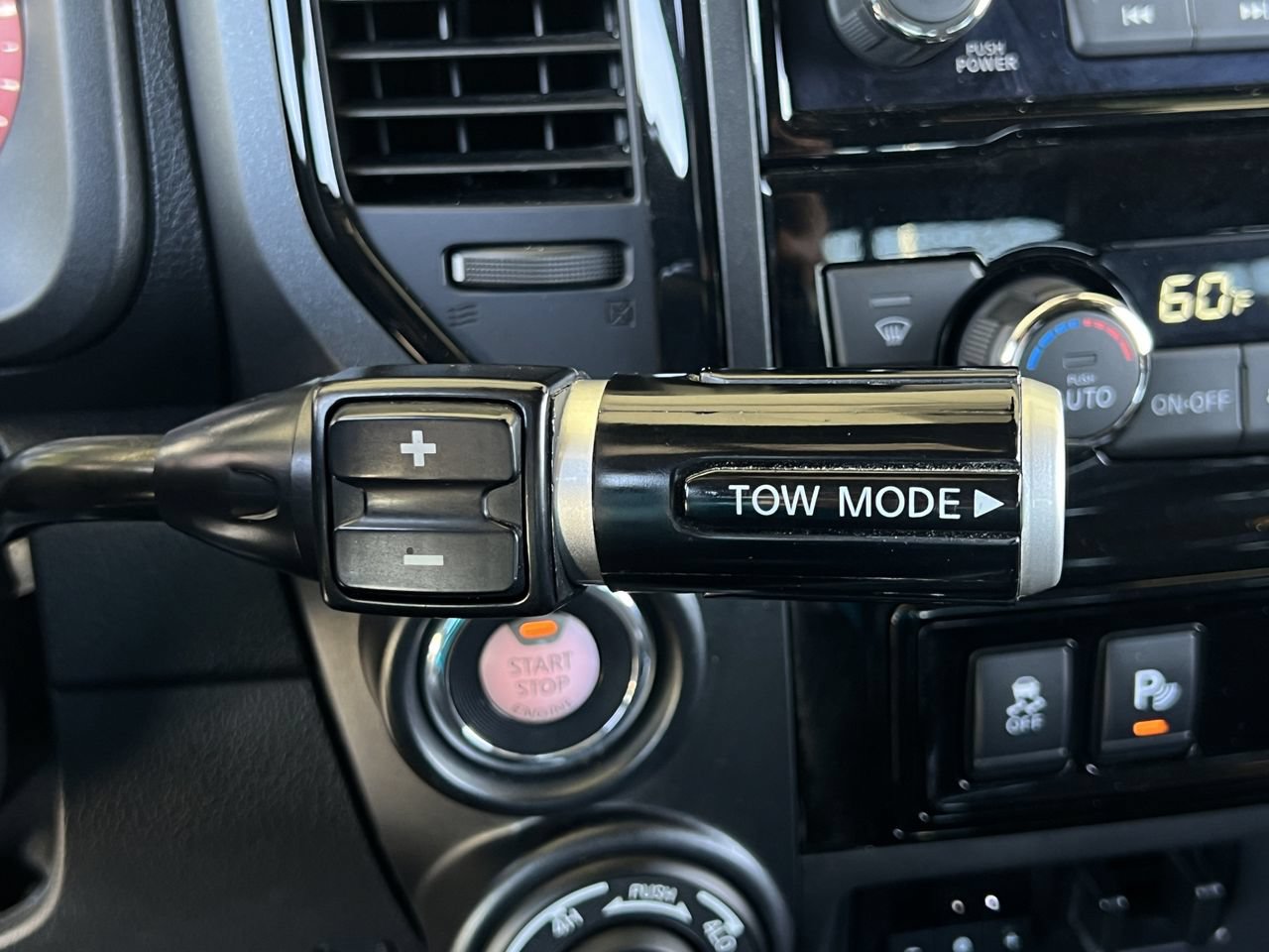 Used 2023 Nissan Titan PRO-4X w/ Pro-4x Convenience Package AWD/4WD image 17