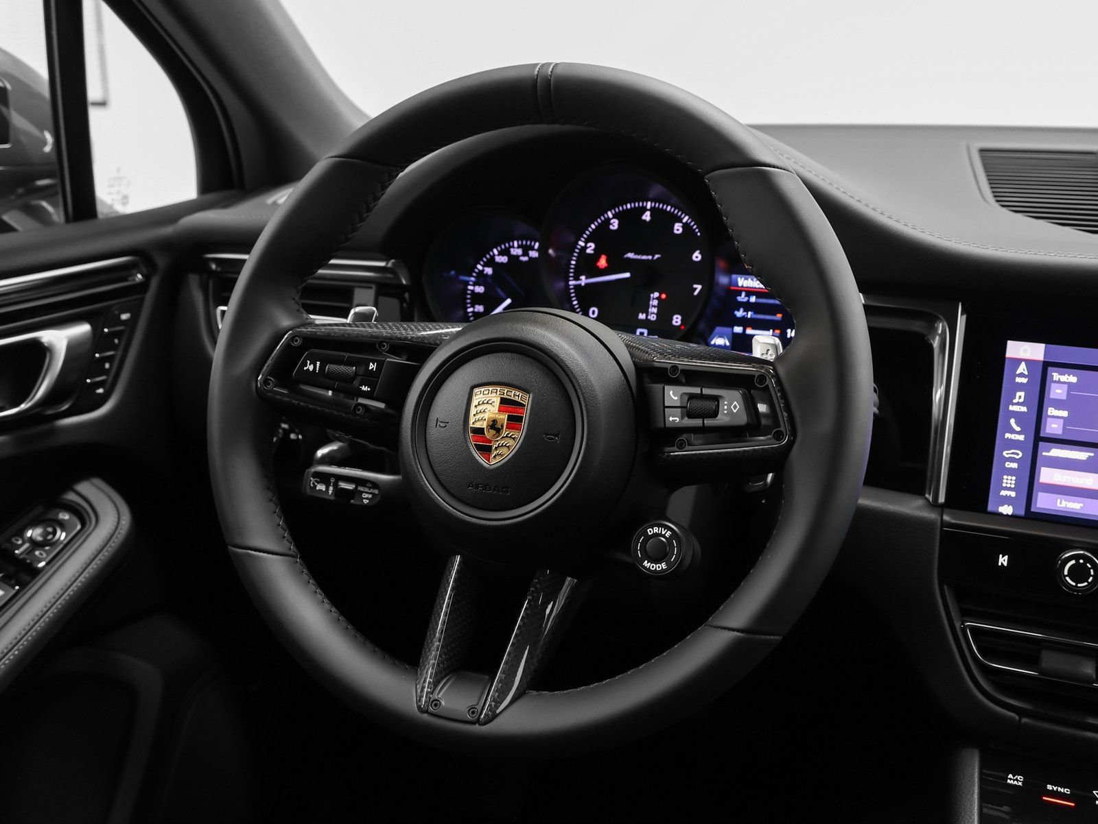 New 2026 Porsche Macan Turbo image 33