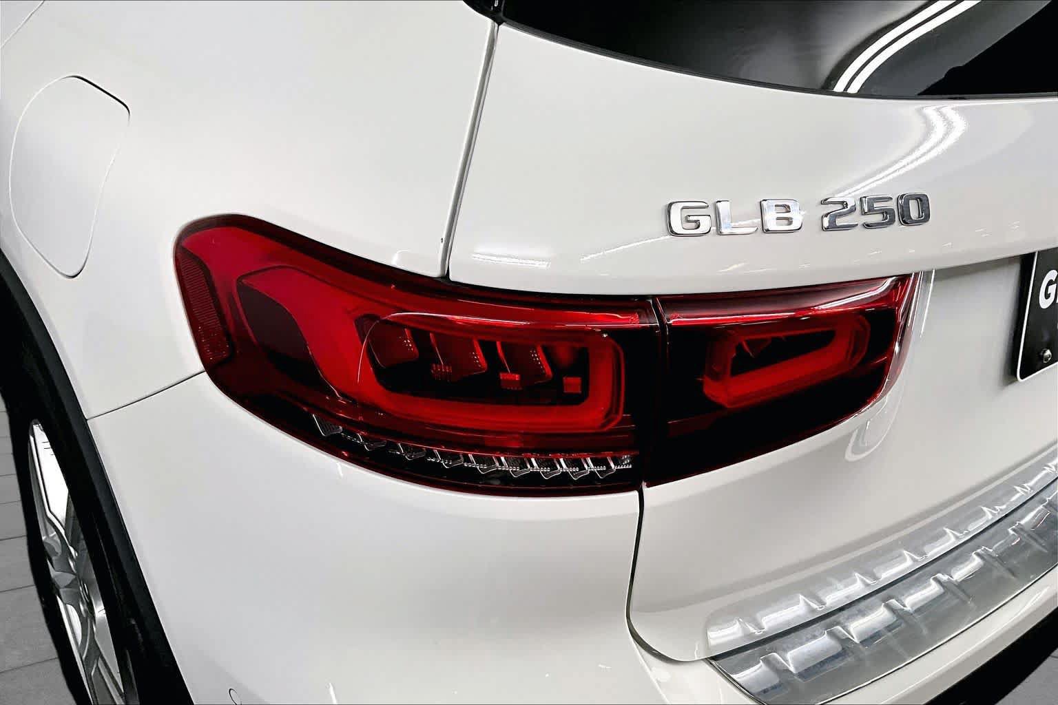 Certified 2023 Mercedes-Benz GLB 250 4MATIC image 28