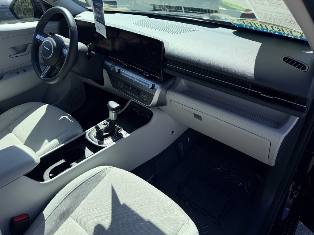 Certified 2025 Hyundai Kona SEL FWD image 9