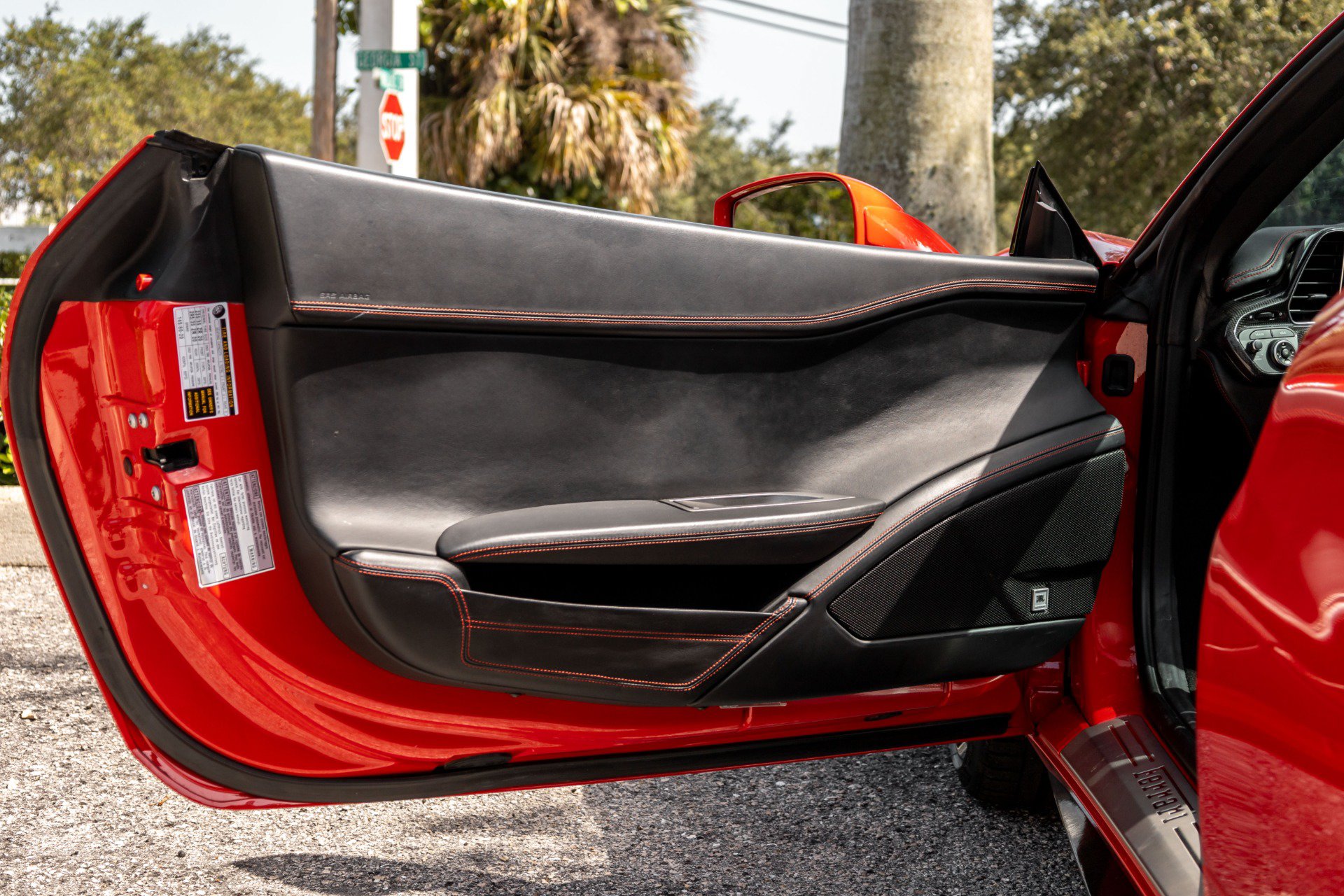 Used 2013 Ferrari 458 Spider RWD image 5