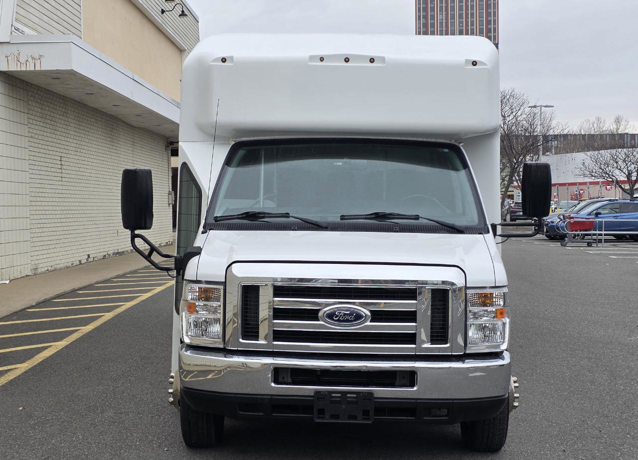 Used 2018 Ford E-450 and Econoline 450 Super Duty w/ Shuttle Bus Prep Package RWD image 2