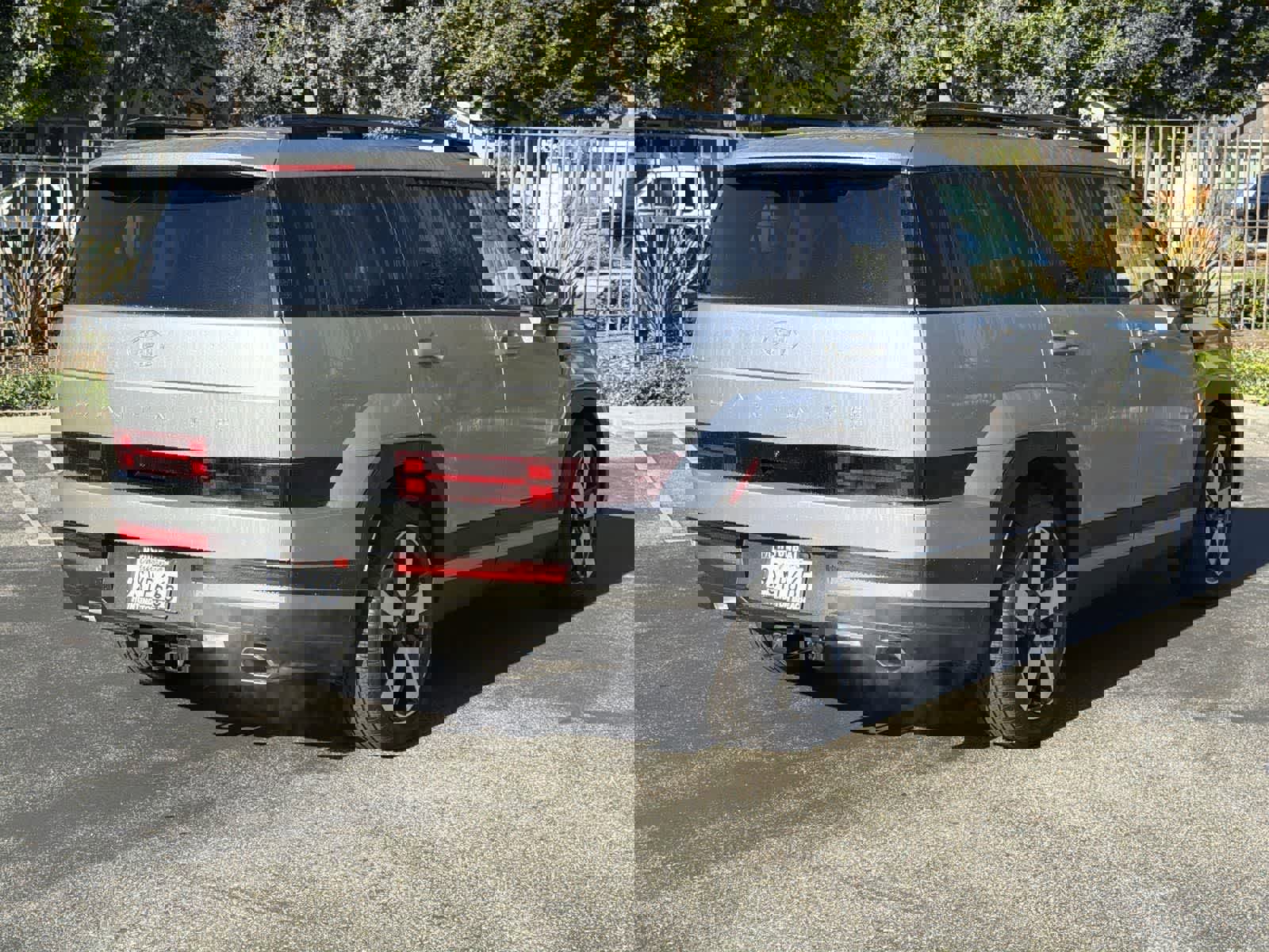 Certified 2025 Hyundai Santa Fe Limited w/ Tow & Go Package image 4