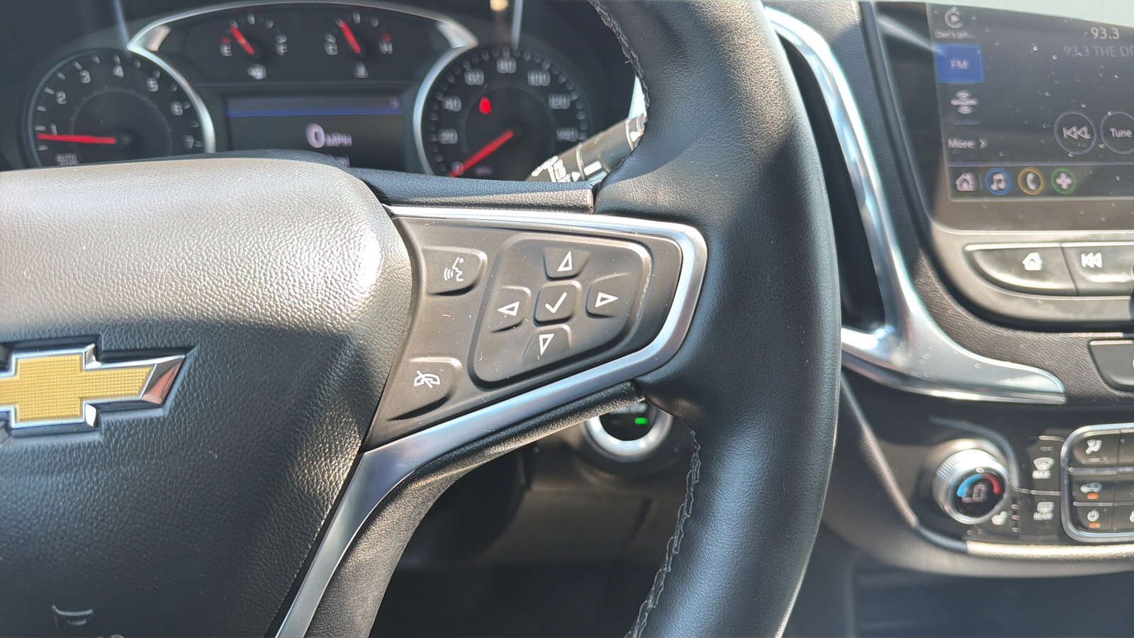 Used 2023 Chevrolet Equinox LT AWD/4WD image 16