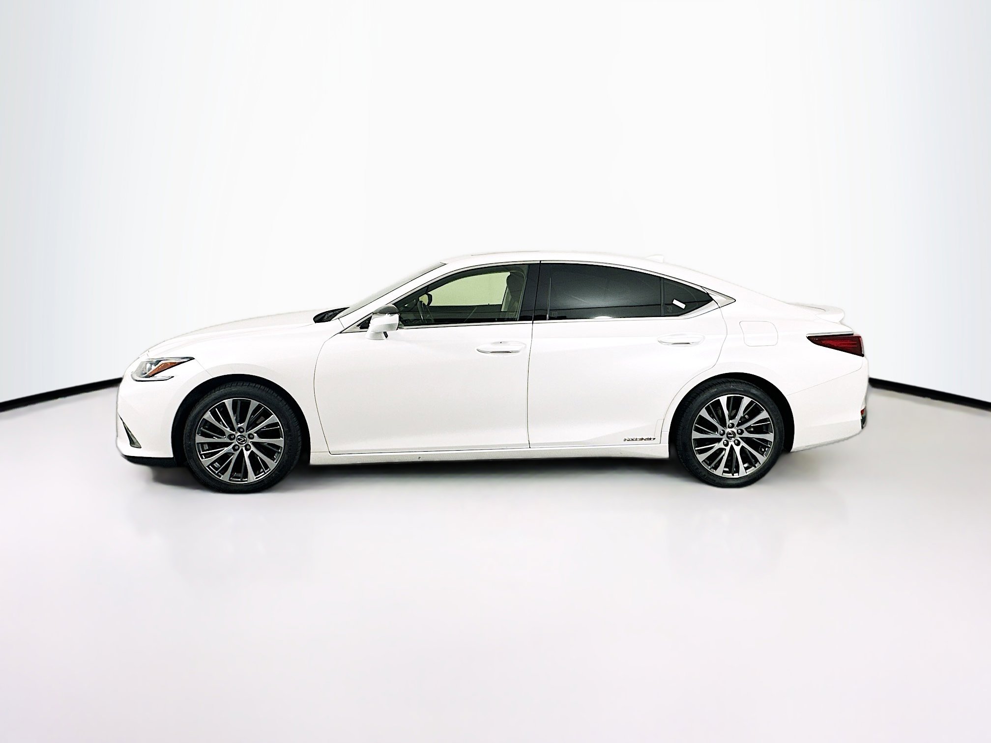 Used 2019 Lexus ES 300h w/ Premium Package FWD image 4