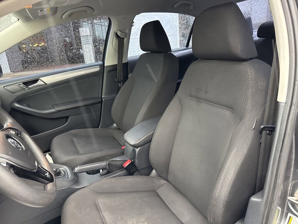 Used 2015 Volkswagen Jetta SE FWD image 19