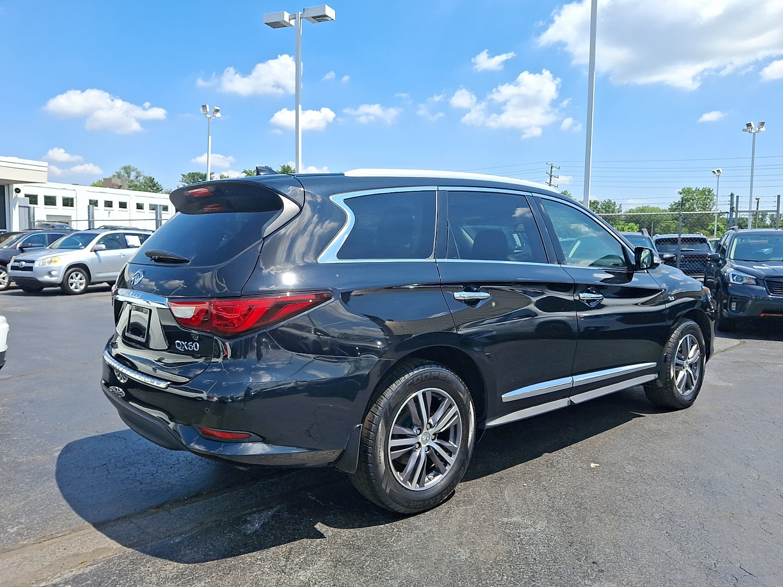 Used 2016 INFINITI QX60 Luxe w/ Premium Plus Package AWD/4WD image 6