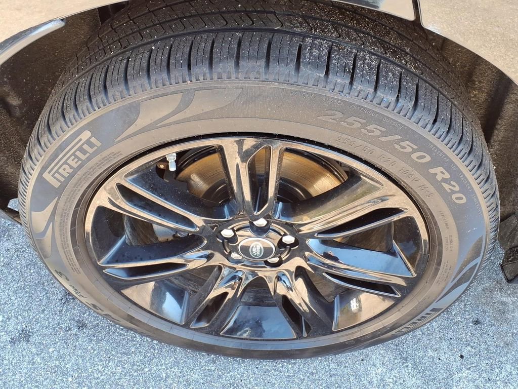 Used 2020 Land Rover Range Rover Velar R-Dynamic S image 11