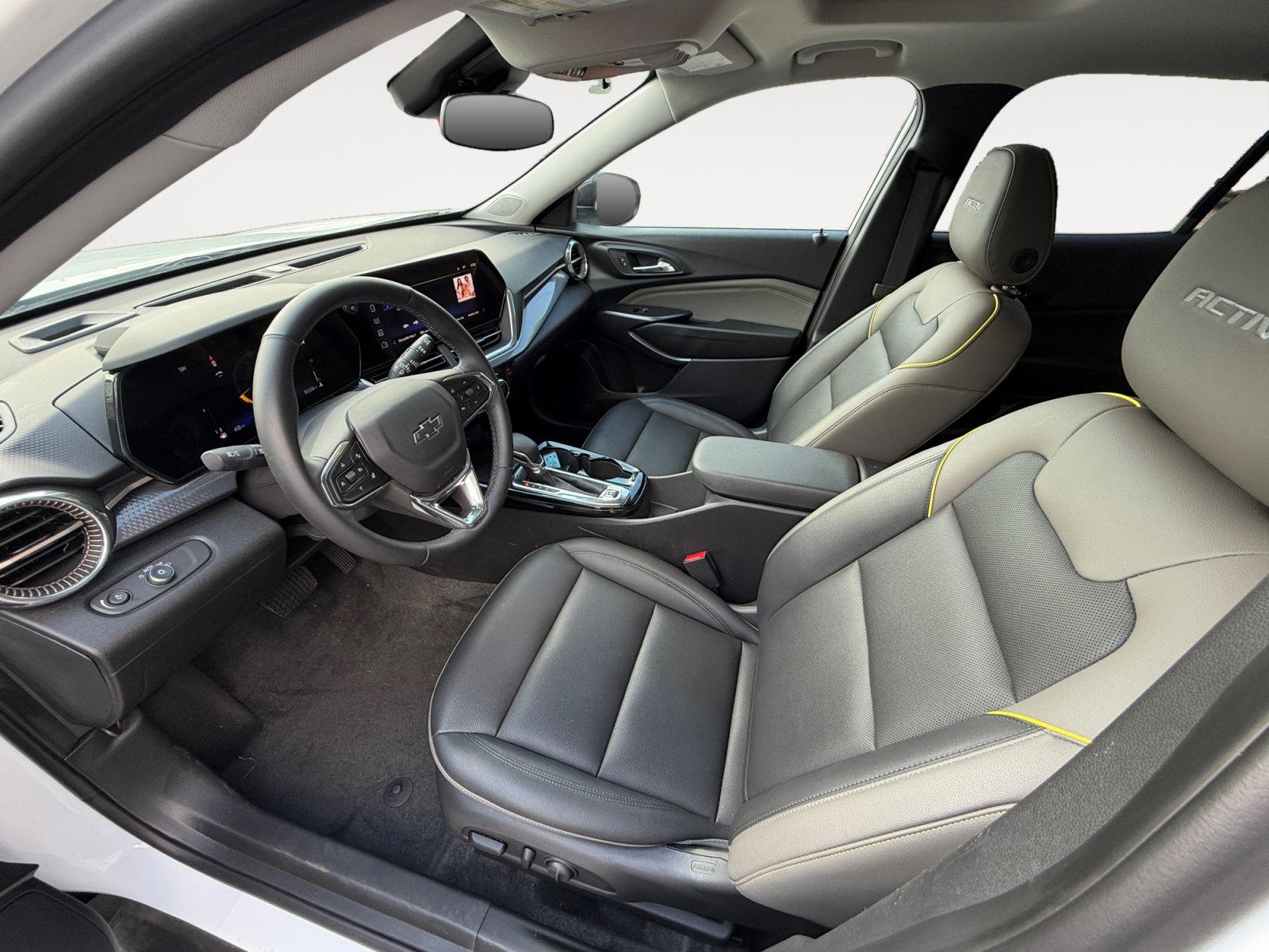 Certified 2025 Chevrolet Trax ACTIV w/ Sunroof Package FWD image 17