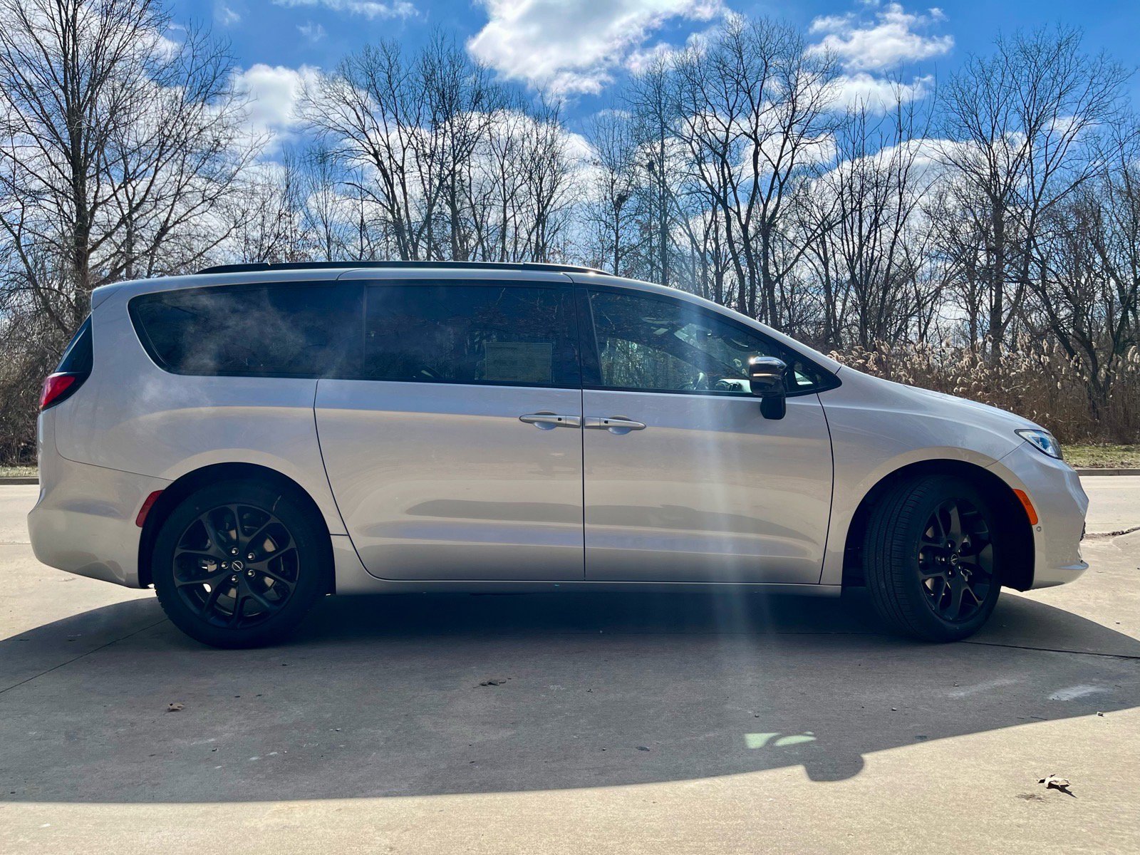 New 2026 Chrysler Pacifica Select image 4