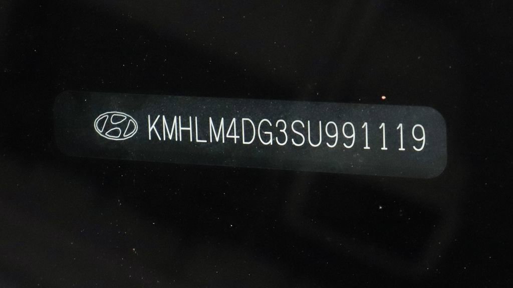 Certified 2025 Hyundai Elantra Sport image 31