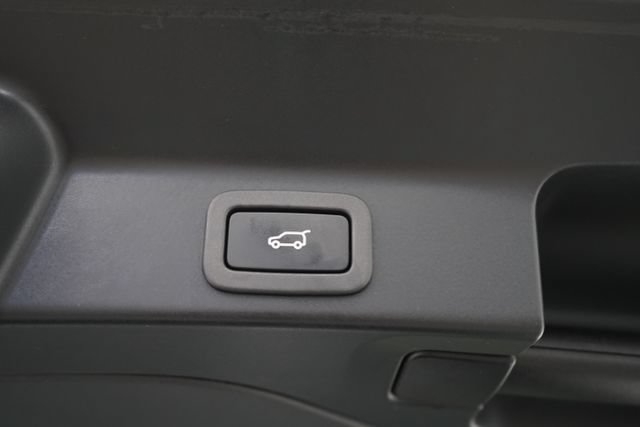 Used 2017 Jaguar F-PACE R-Sport AWD/4WD image 46