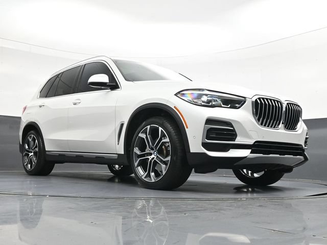 Used 2023 BMW X5 xDrive40i w/ Premium Package AWD/4WD image 34