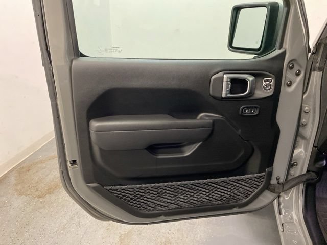 Used 2023 Jeep Wrangler Sport AWD/4WD image 19